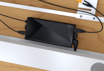 Table de travail avec réglage électrique en hauteur, plaque multiplex 2.000 mm x 800 mm, charge utile 80 kg 